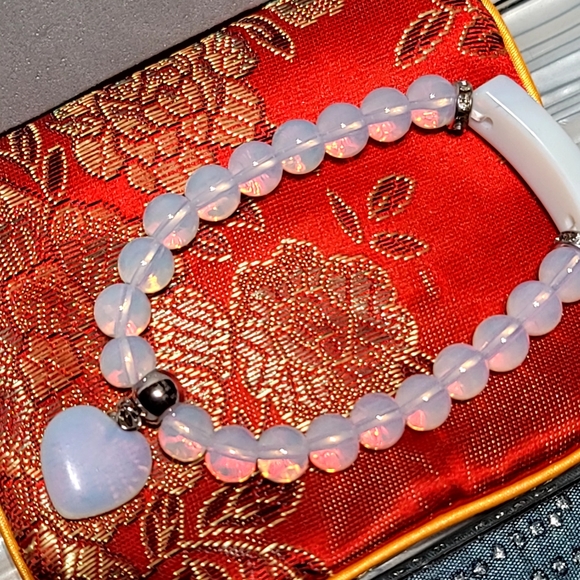 Opalite, Austrian Crystal and Howlite Stretch Bracelet - Picture 2 of 4